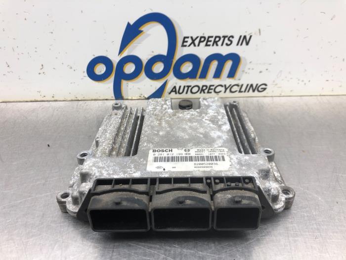 Used Engine management computer Renault Laguna II Grandtour (KG) 2.0 dCi 16V Price € 135,00 Margin scheme offered by Gebr Opdam B.V.