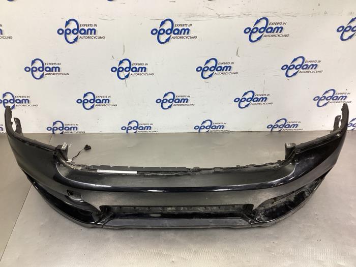 Front bumper from a MINI Countryman (F60) 1.5 12V One 2018