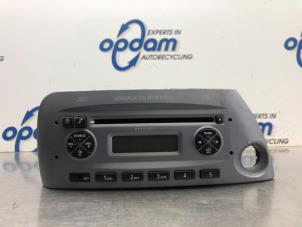 Usados Reproductor de CD y radio Ford Ka I 1.3i Precio € 60,00 Norma de margen ofrecido por Gebr Opdam B.V.