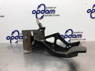 Używane Pedal hamulca Renault Kangoo Express (FW) 1.5 dCi 70 Cena € 50,00 Procedura marży oferowane przez Gebr Opdam B.V.