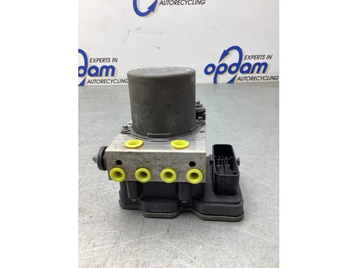 Begagnade ABS-pump Mercedes Vito (447.6) 2.2 114 CDI 16V Pris € 272,25 Inklusive moms erbjuds av Gebr Opdam B.V.