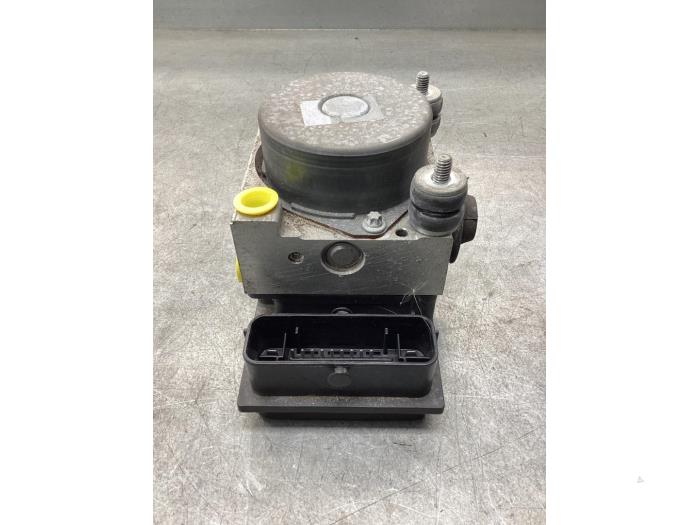 ABS pump from a Fiat 500 (312) 0.9 TwinAir 85 2013