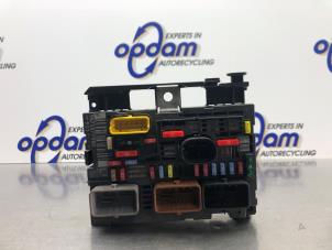 Usagé Boîte à fusibles Citroen C5 III Tourer (RW) 1.6 16V THP 155 Prix € 300,00 Règlement à la marge proposé par Gebr Opdam B.V.