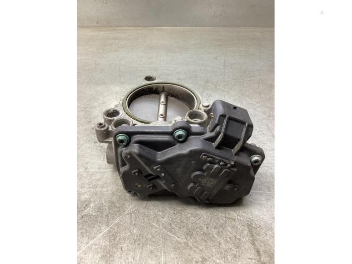 Usagé Boitier papillon BMW 3 serie (F30) 330e Prix € 100,00 Règlement à la marge proposé par Gebr Opdam B.V.