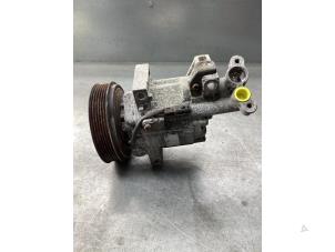 Used Air conditioning pump Dacia Dokker Express (8S) 1.5 dCi 90 Price € 100,00 Margin scheme offered by Gebr Opdam B.V.