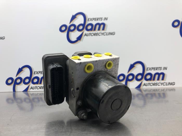 ABS pump from a Fiat 500 (312) 0.9 TwinAir 85 2017