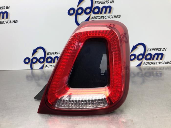 Taillight, right from a Fiat 500 (312) 0.9 TwinAir 85 2017