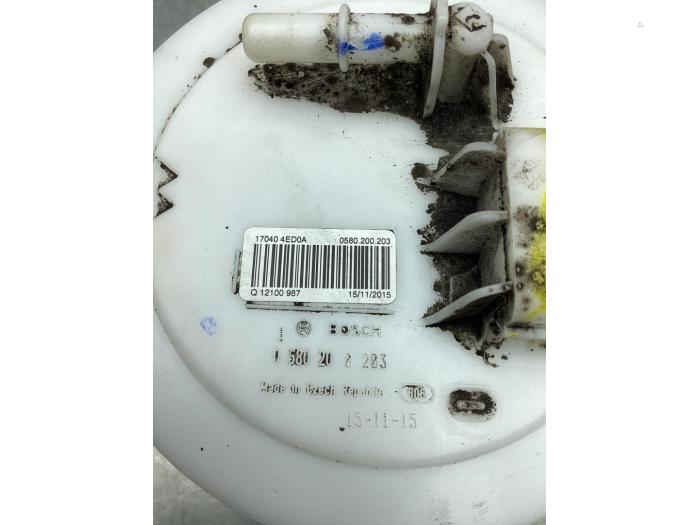 Bensinpump från en Renault Kadjar (RFEH) 1.2 Energy TCE 130 2016