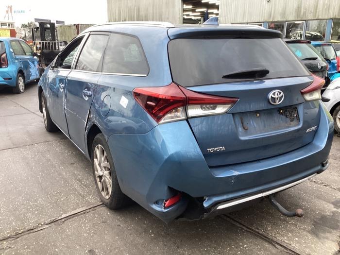 Portón trasero de un Toyota Auris Touring Sports (E18) 1.2 T 16V 2015