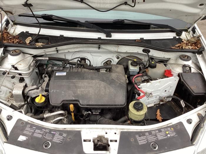 Używane Pompa ABS Dacia Sandero I (BS) 1.2 16V Cena € 112,00 Procedura marży oferowane przez Gebr Opdam B.V.