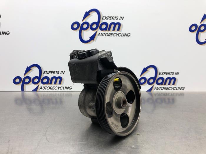 Usagé Pompe de direction Peugeot 206+ (2L/M) 1.1 XR,XS Prix € 68,00 Règlement à la marge proposé par Gebr Opdam B.V.
