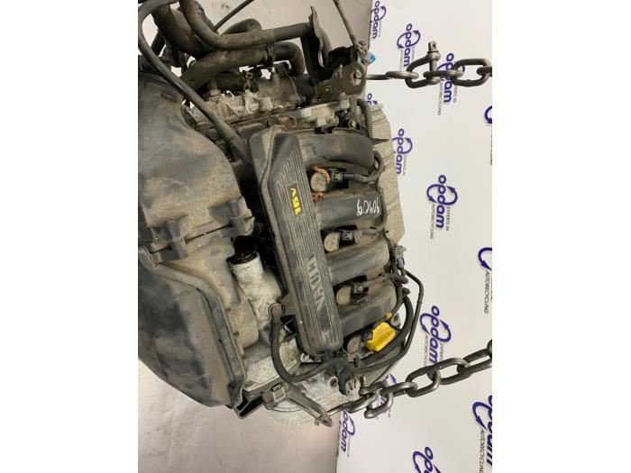 Motor van een Dacia Duster (HS) 1.6 16V 2011