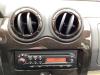 Radio/Lecteur CD d'un Dacia Duster (HS), 2009 / 2018 1.6 16V, SUV, Essence, 1.598cc, 77kW (105pk), FWD, K4M690; K4MF6, 2010-04 / 2018-01, HSDCM5; HSRAR6; HSRCM5 2011