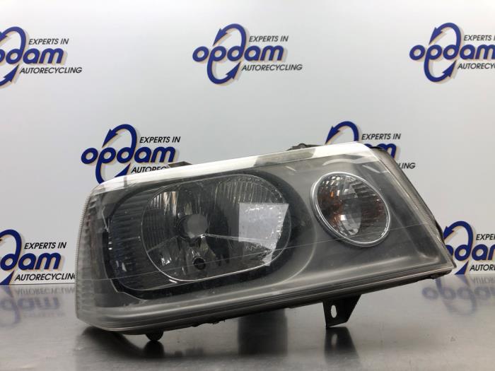 Używane Reflektor prawy Fiat Scudo (220Z) 2.0 JTD Cena € 45,00 Procedura marży oferowane przez Gebr Opdam B.V.