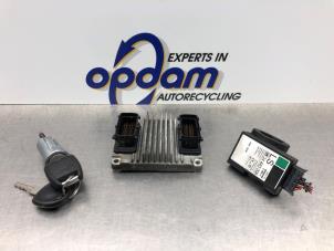 Usagé Calculateur moteur Opel Astra G (F08/48) 1.6 Prix € 250,00 Règlement à la marge proposé par Gebr Opdam B.V.