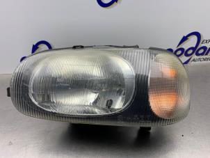 Used Headlight, left Suzuki Alto (RF410) 1.1 16V Price € 50,00 Margin scheme offered by Gebr Opdam B.V.