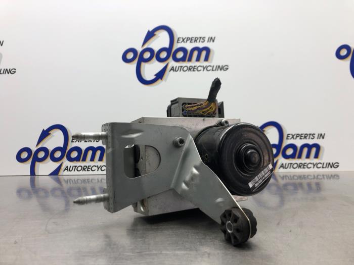 Usagé Bloc ABS BMW 3 serie (E46/2C) 323 Ci 24V Prix € 68,00 Règlement à la marge proposé par Gebr Opdam B.V.