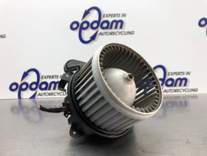 Used Heating and ventilation fan motor Fiat Grande Punto (199) 1.4 16V Price € 50,00 Margin scheme offered by Gebr Opdam B.V.