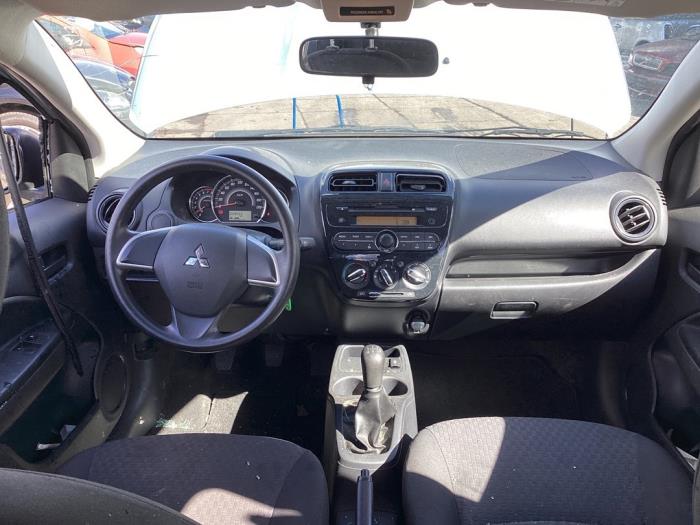 Begagnade Airbagset + modul Mitsubishi Space Star (A0) 1.0 12V Pris € 550,00 Marginaltabell erbjuds av Gebr Opdam B.V.
