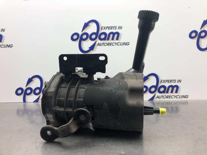 Usagé Pompe de direction Citroen C4 Grand Picasso (UA) 1.8 16V Prix € 180,00 Règlement à la marge proposé par Gebr Opdam B.V.