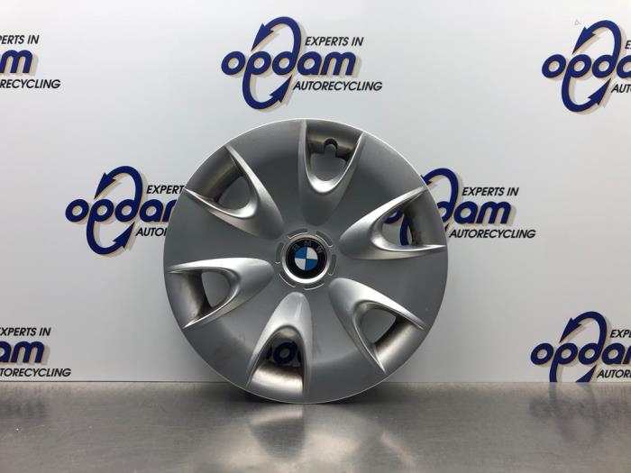 Używane Kolpak BMW 1 serie (E87/87N) 118d 16V Cena € 45,00 Procedura marży oferowane przez Gebr Opdam B.V.