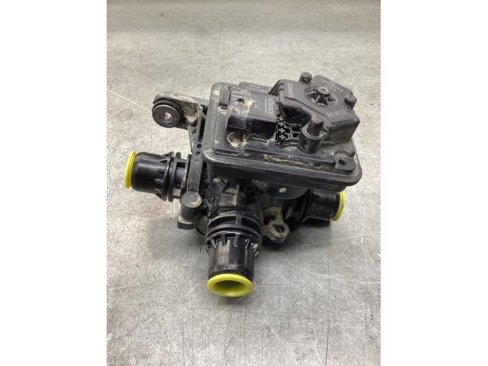 Begagnade Extra vattenpump BMW IX1 Pris € 125,00 Marginaltabell erbjuds av Gebr Opdam B.V.