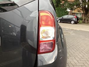 Używane Tylne swiatlo pozycyjne prawe Dacia Duster (HS) 1.2 TCE 16V Cena € 50,00 Procedura marży oferowane przez Gebr Opdam B.V.