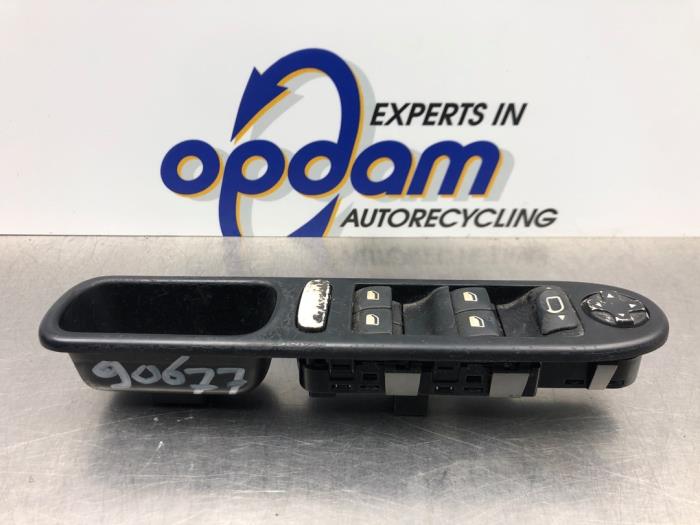 Usados Interruptor de ventanilla eléctrica Peugeot 207 SW (WE/WU) 1.4 16V Vti Precio € 32,00 Norma de margen ofrecido por Gebr Opdam B.V.