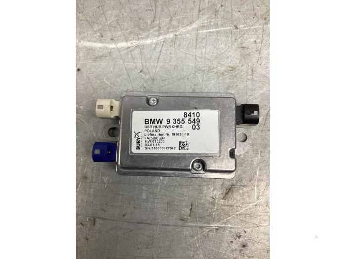 Używane Modul USB BMW 1 serie (F20) 125i 2.0 16V Cena € 50,00 Procedura marży oferowane przez Gebr Opdam B.V.