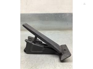 Usados Sensor de posición de acelerador BMW 1 serie (F20) 125i 2.0 16V Precio € 50,00 Norma de margen ofrecido por Gebr Opdam B.V.