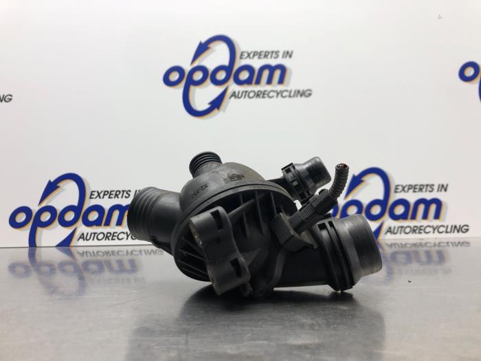Begagnade Extra vattenpump BMW 1 serie (E88) 120i 16V Pris € 32,00 Marginaltabell erbjuds av Gebr Opdam B.V.