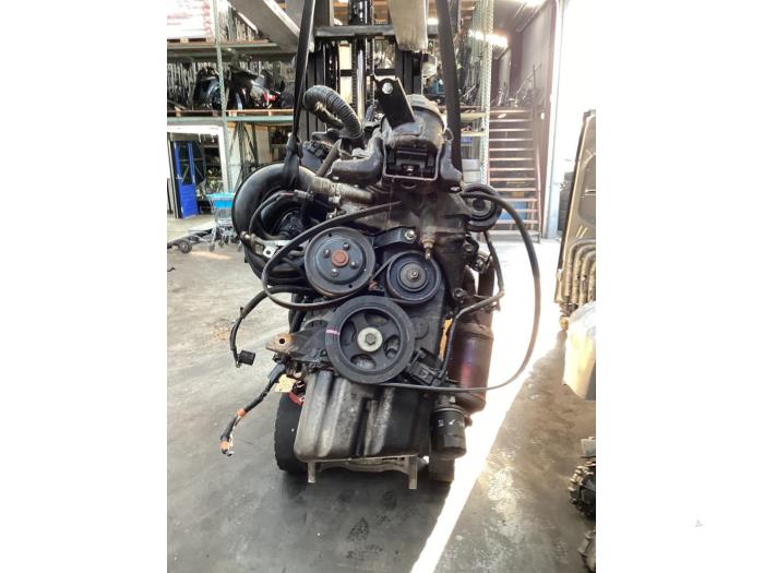 Engine from a Toyota Yaris II (P9) 1.3 16V VVT-i 2009