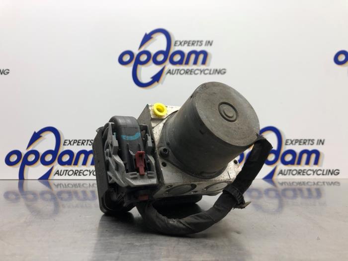 Begagnade ABS-pump Kia Picanto (TA) 1.0 12V Pris € 135,00 Marginaltabell erbjuds av Gebr Opdam B.V.
