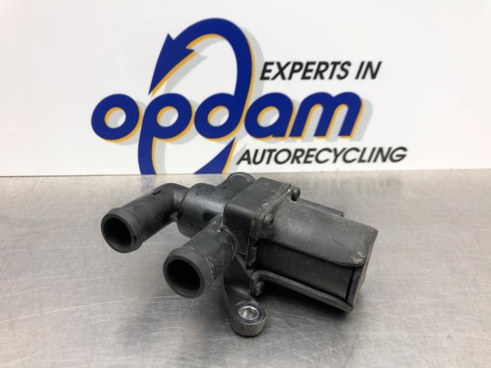 Begagnade Extra vattenpump Audi A3 Sportback (8VA/8VF) 1.4 TFSI 16V e-tron Pris € 27,00 Marginaltabell erbjuds av Gebr Opdam B.V.