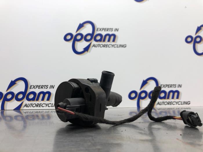 Begagnade Extra vattenpump Mercedes B (W245) 2.0 B-200 16V Turbo Pris € 32,00 Marginaltabell erbjuds av Gebr Opdam B.V.