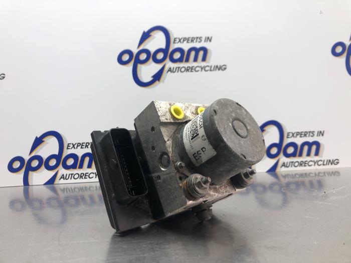 Begagnade ABS-pump Alfa Romeo MiTo (955) 0.9 TwinAir Pris € 135,00 Marginaltabell erbjuds av Gebr Opdam B.V.