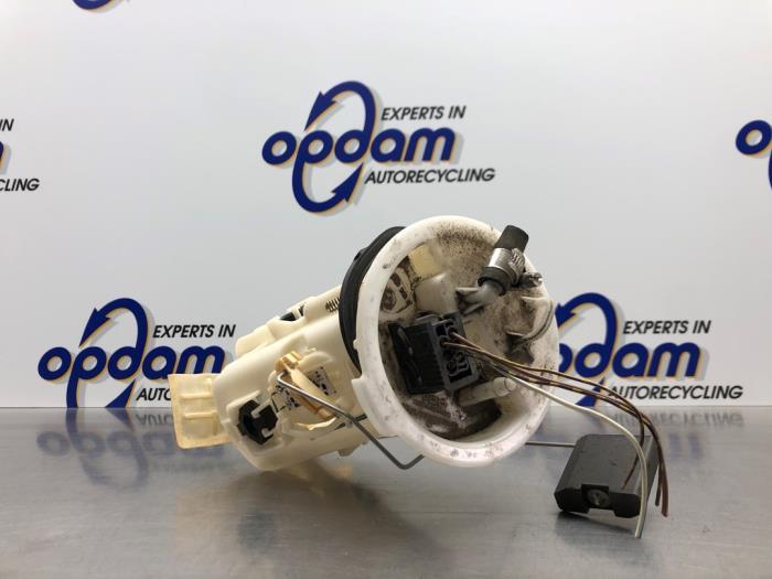 Gebrauchte Benzinpumpe BMW 3 serie (E46/4) 320i 24V Preis € 68,00 Margenregelung angeboten von Gebr Opdam B.V.