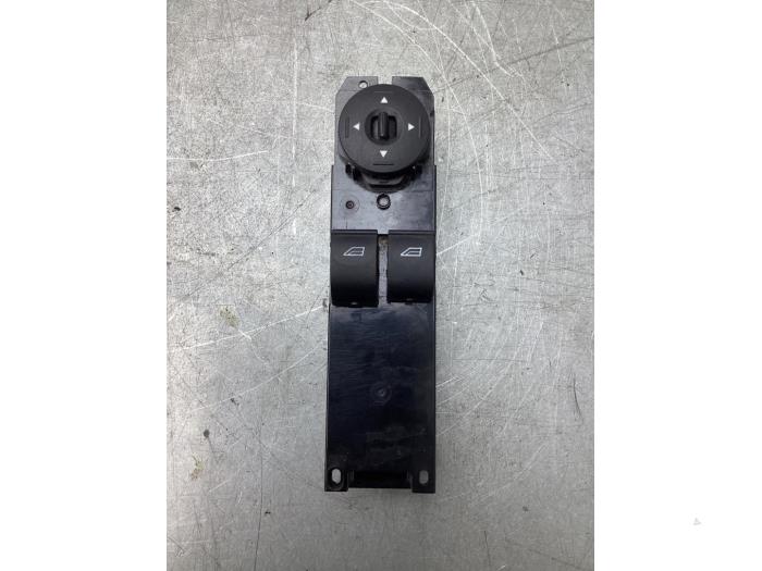 Usados Interruptor de ventanilla eléctrica Ford Transit Courier 1.0 Ti-VCT EcoBoost 12V Precio € 42,35 IVA incluido ofrecido por Gebr Opdam B.V.