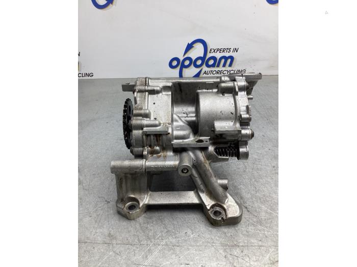 Gebrauchte Ölpumpe BMW 3 serie (F30) 330i 2.0 16V Preis € 175,00 Margenregelung angeboten von Gebr Opdam B.V.