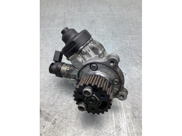 Gebrauchte Kraftstoffpumpe Mechanisch Volkswagen Tiguan (AD1) 2.0 TDI 16V BlueMotion Technology SCR Preis € 200,00 Margenregelung angeboten von Gebr Opdam B.V.