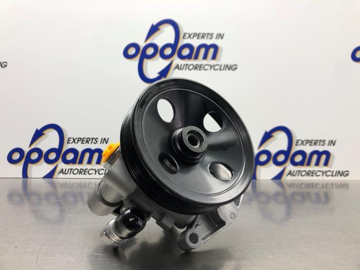 Neuf Pompe de direction Mercedes E-Klasse Prix € 302,44 Prix TTC proposé par Gebr Opdam B.V.