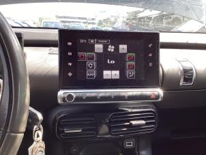 Usagé Display unité de contrôle multi media Citroen C4 Cactus (0B/0P) 1.2 PureTech 82 12V Prix € 300,00 Règlement à la marge proposé par Gebr Opdam B.V.