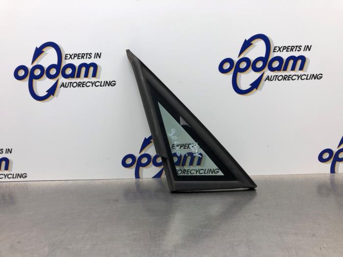 Usados Ventanilla triangular izquierda delante Seat Leon (1P1) 2.0 FSI 16V Precio € 22,00 Norma de margen ofrecido por Gebr Opdam B.V.