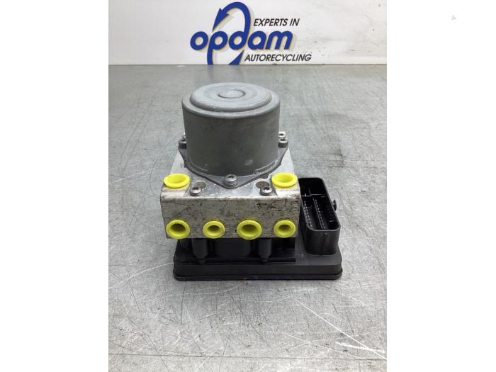Usagé Bloc ABS Fiat 500L (199) 1.3 D 16V Multijet Prix € 300,00 Règlement à la marge proposé par Gebr Opdam B.V.