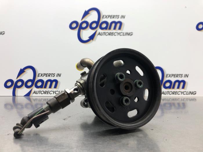 Usagé Pompe de direction Audi A3 (8L1) 1.8 20V Prix € 54,00 Règlement à la marge proposé par Gebr Opdam B.V.