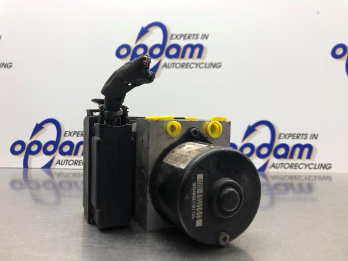 Usagé Bloc ABS Audi A3 (8L1) 1.8 20V Prix € 112,00 Règlement à la marge proposé par Gebr Opdam B.V.