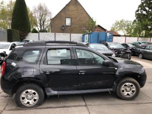 Usagé Seuil droit Dacia Duster (HS) 1.6 16V Prix sur demande proposé par Gebr Opdam B.V.