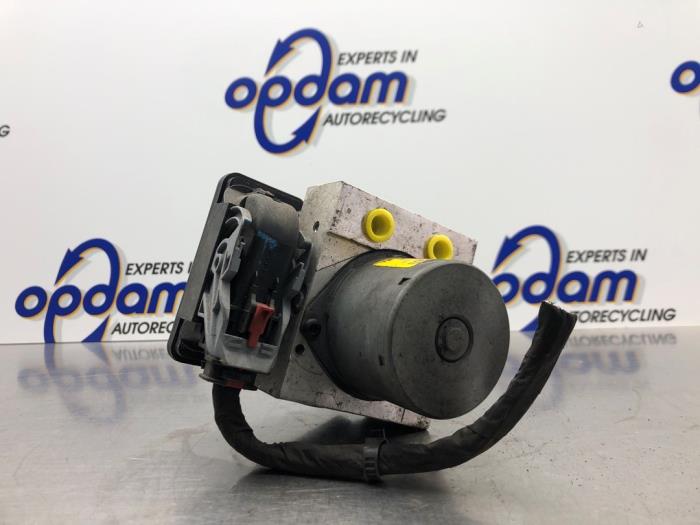 Begagnade ABS-pump Kia Picanto (TA) 1.0 12V Pris € 150,00 Marginaltabell erbjuds av Gebr Opdam B.V.