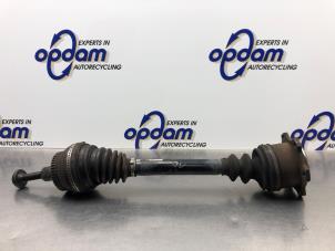 Gebrauchte Antriebswelle rechts vorne Volkswagen Passat (3B3) 1.8 Turbo 20V Preis € 60,00 Margenregelung angeboten von Gebr Opdam B.V.