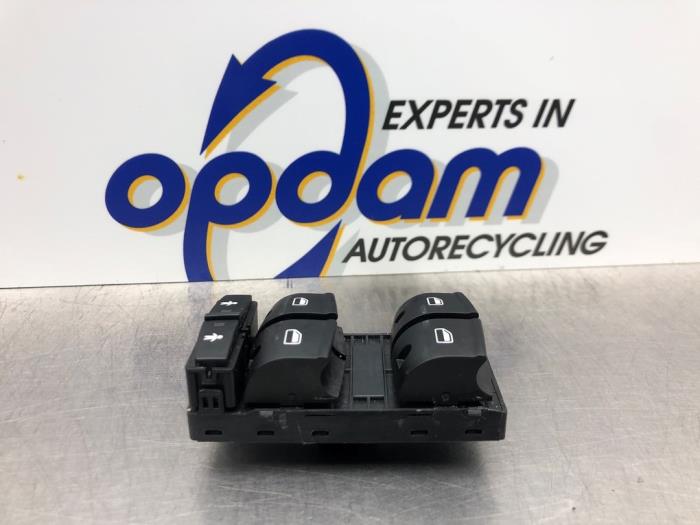 Usados Interruptor de ventanilla eléctrica Audi A6 Avant (C6) 2.7 TDI V6 24V Precio € 45,00 Norma de margen ofrecido por Gebr Opdam B.V.